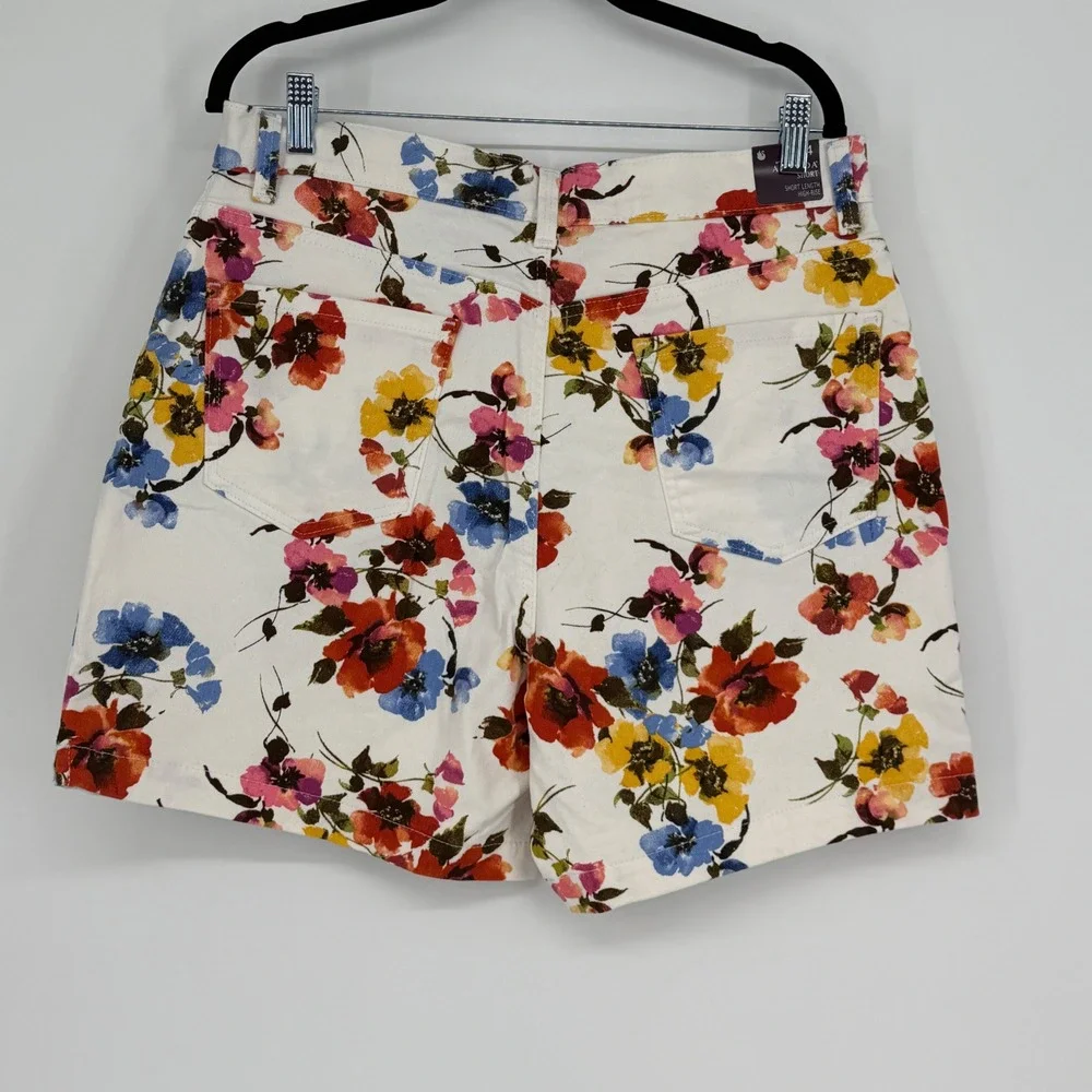 Gloria Vanderbilt Amanda Floral Shorts Women 14 White‎ Summer NWT Flaw